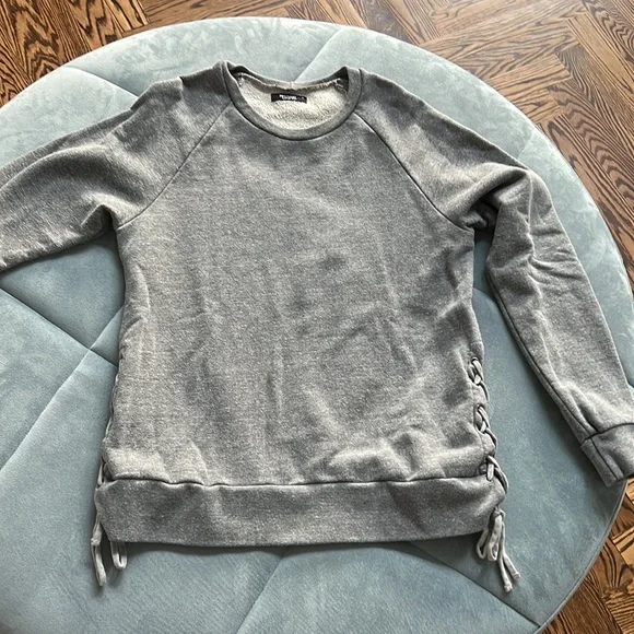 Women’s size small sweatshirt - Picture 3 of 3